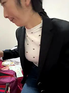 crhong666 online show from 11-05-25, 12:10