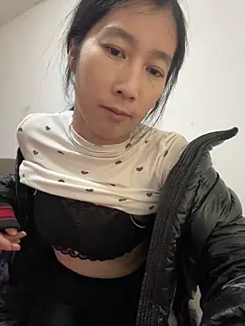 crhong666 online show from 12-18-25, 12:27