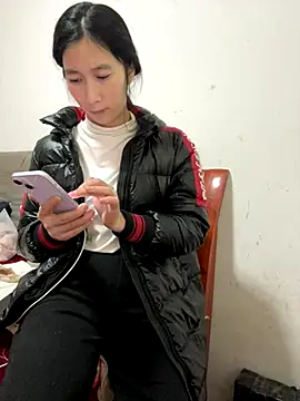 crhong666 online show from 12-19-25, 12:17