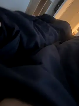 Snapshot of LesAmantsAE2 chatting on 01-08-26, 07:32 LesAmantsAE2 online show from 01-08-26, 07:32