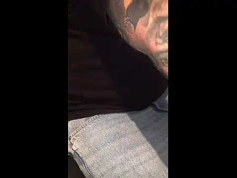 Snapshot of JeffryBoy36 chatting on 11-15-25, 01:03 JeffryBoy36 online show from 11-15-25, 01:03