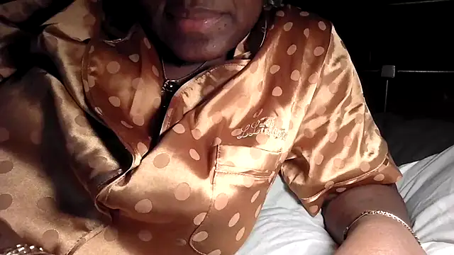 Snapshot of Curvy_AfricanQuinn chatting on 03-13-26, 10:27 Curvy AfricanQuinn online show from 03-13-26, 10:27