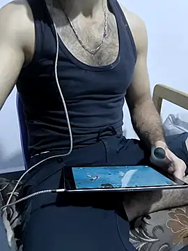 Snapshot of yazin199 chatting on 10-30-25, 04:52 yazin199 online show from 10-30-25, 04:52