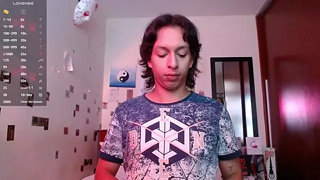 Snapshot of DannyPhantom555 chatting on 10-25-25, 01:18 DannyPhantom555 online show from 10-25-25, 01:18