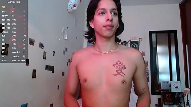 Snapshot of DannyPhantom555 chatting on 10-27-25, 04:44 DannyPhantom555 online show from 10-27-25, 04:44