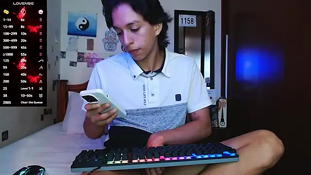 Snapshot of DannyPhantom555 chatting on 12-13-25, 07:53 DannyPhantom555 online show from 12-13-25, 07:53