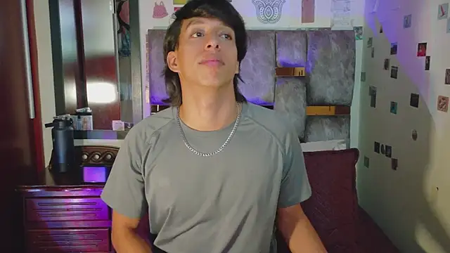 DannyPhantom555 online show from 04-21-26, 09:28