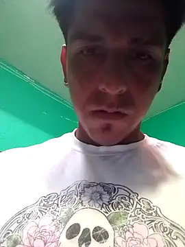 Snapshot of TragicAirplane168 chatting on 11-15-25, 08:27 TragicAirplane168 online show from 11-15-25, 08:27