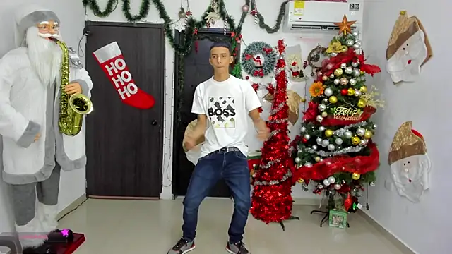 Snapshot of Playhardsex_ chatting on 12-16-25, 10:59 Playhardsex online show from 12-16-25, 10:59