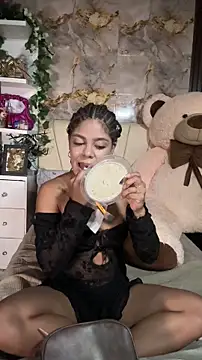 hannachris- online show from 04-08-26, 12:43