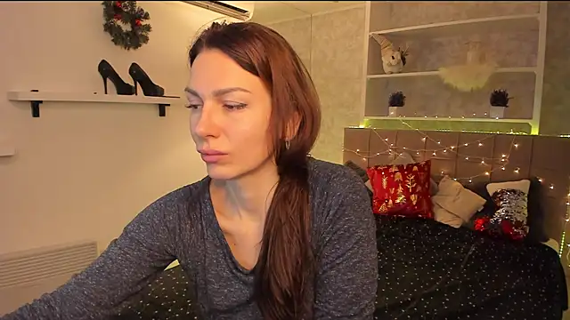 IsabelKiss online show from 12-15-25, 07:01