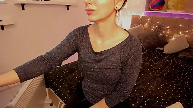 IsabelKiss online show from 02-15-26, 07:05