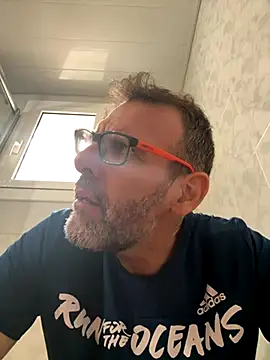 Snapshot of gigolobcn chatting on 09-10-25, 09:53 gigolobcn online show from 09-10-25, 09:53