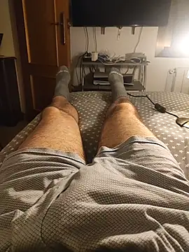 Snapshot of gigolobcn chatting on 10-11-25, 03:06 gigolobcn online show from 10-11-25, 03:06