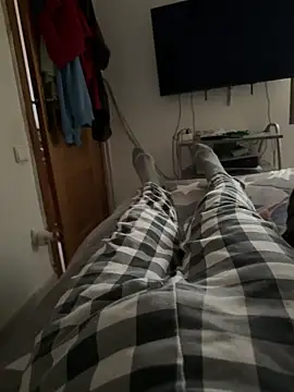 Snapshot of gigolobcn chatting on 12-17-25, 02:56 gigolobcn online show from 12-17-25, 02:56