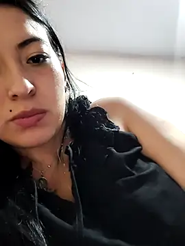 Snapshot of angelicroose2 chatting on 02-14-26, 03:58 angelicroose2 online show from 02-14-26, 03:58