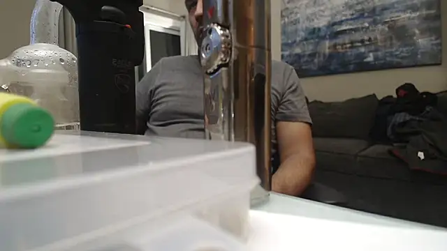 Snapshot of LeeCox chatting on 03-19-25, 06:35 LeeCox online show from 03-19-25, 06:35