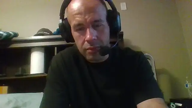 Snapshot of LeeCox chatting on 09-27-25, 10:20 LeeCox online show from 09-27-25, 10:20