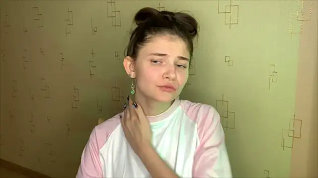 Snapshot of may_rollins chatting on 11-11-25, 09:37 may rollins online show from 11-11-25, 09:37