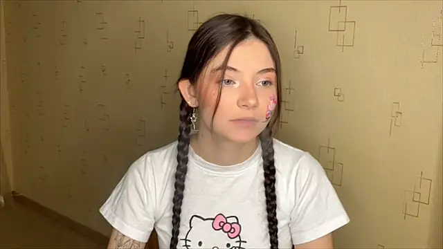 Snapshot of may_rollins chatting on 11-25-25, 05:57 may rollins online show from 11-25-25, 05:57