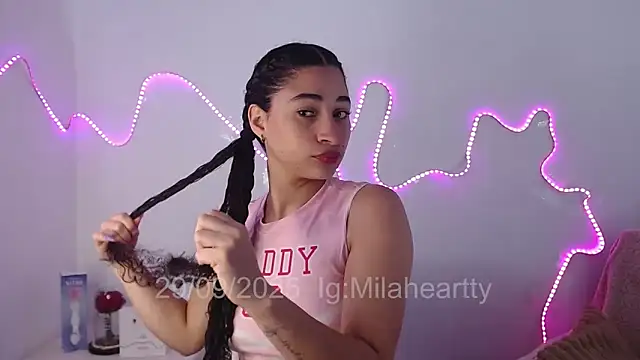 Snapshot of heartty_Milah chatting on 09-29-25, 02:33 heartty Milah online show from 09-29-25, 02:33