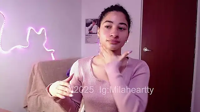 Snapshot of heartty_Milah chatting on 10-13-25, 03:23 heartty Milah online show from 10-13-25, 03:23