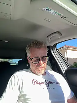 Axl hot online show from 04-23-26, 03:36