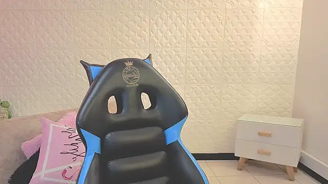 Eva mermaid online show from 05-27-26, 02:58