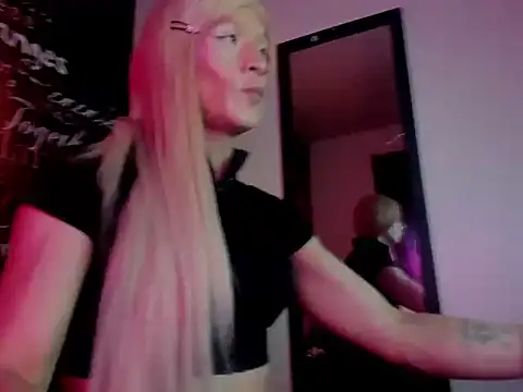 Snapshot of Megam_ chatting on 09-26-25, 10:58 Megam online show from 09-26-25, 10:58