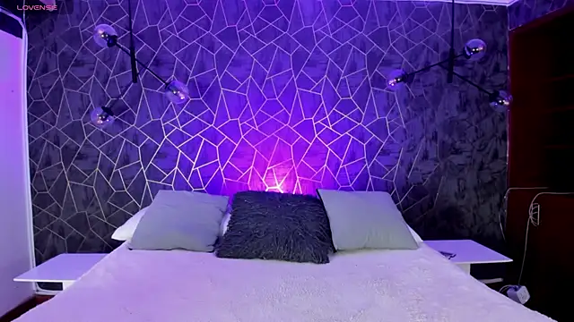 Tanit Mora online show from 11-26-25, 04:57