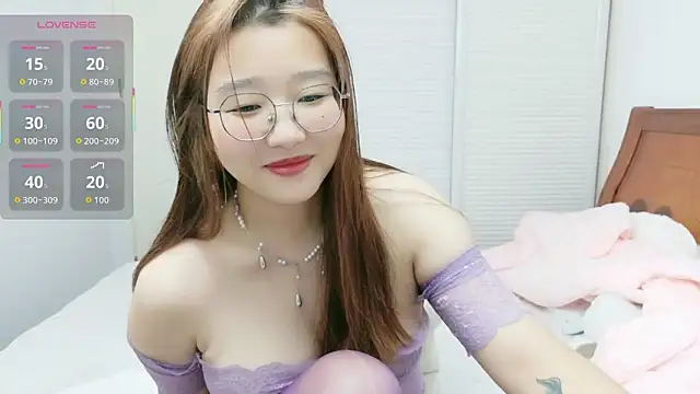Snapshot of sisi-maiden chatting on 09-17-25, 08:27 sisi-maiden online show from 09-17-25, 08:27
