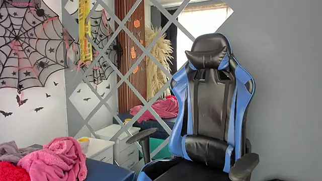 hannah lover online show from 11-04-25, 07:13