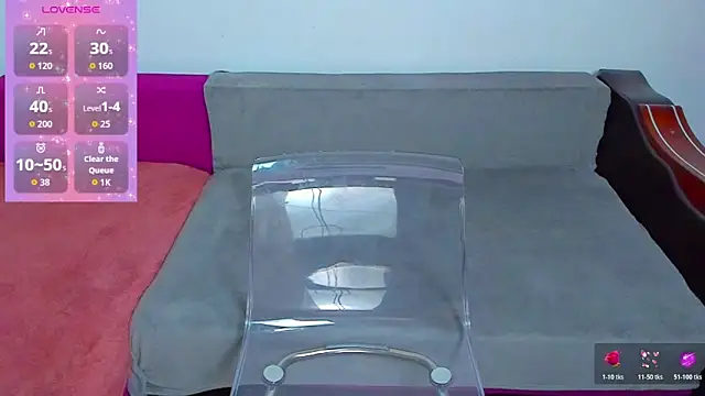 MiaKiittyy online show from 10-17-25, 04:42