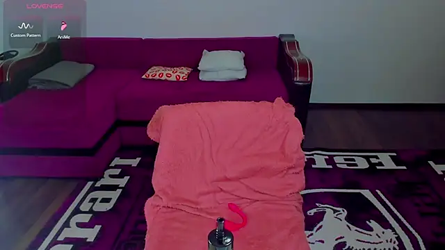 MiaKiittyy online show from 01-17-26, 05:27