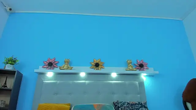 Snapshot of neferet_opal chatting on 12-20-25, 11:12 neferet opal online show from 12-20-25, 11:12