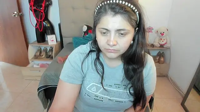 TifanyAmazinng online show from 12-05-25, 12:25