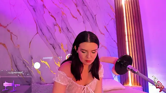 alicecute77 online show from 10-28-25, 02:26