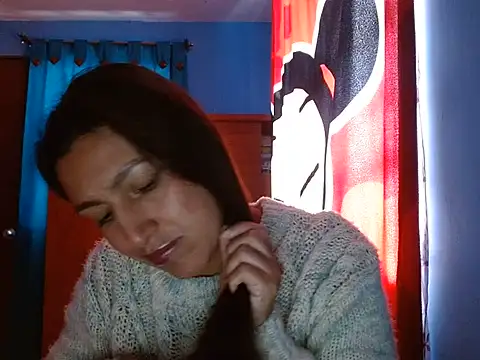 Snapshot of SarahFriendly chatting on 06-24-26, 03:22 SarahFriendly online show from 06-24-26, 03:22