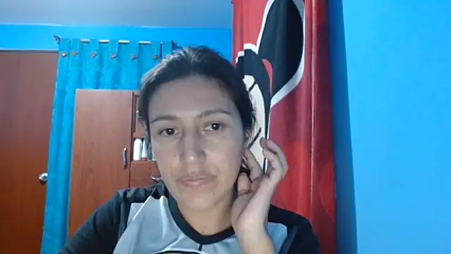 Snapshot of SarahFriendly chatting on 07-09-26, 01:42 SarahFriendly online show from 07-09-26, 01:42