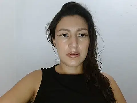 Snapshot of SarahFriendly chatting on 08-02-26, 12:09 SarahFriendly online show from 08-02-26, 12:09