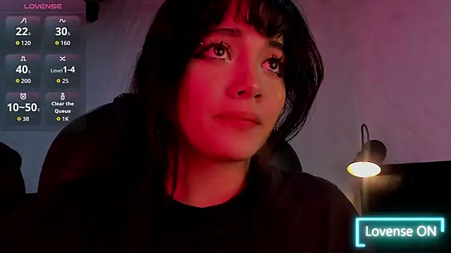 Snapshot of Darky_Doll chatting on 10-22-25, 04:13 Darky Doll online show from 10-22-25, 04:13