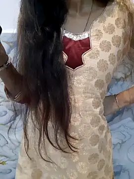 Aarti-kumri online show from 04-18-26, 07:07