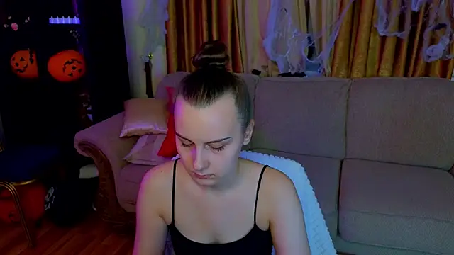 Kelly Cartier online show from 10-29-25, 12:18