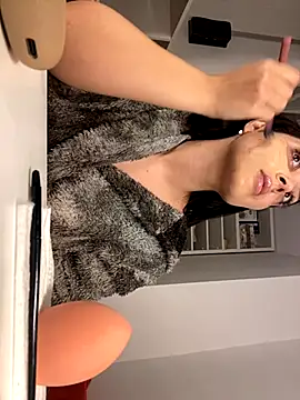 Lexi Storm online show from 11-20-25, 05:40