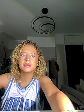 Aurorajadex online show from 10-24-25, 12:56