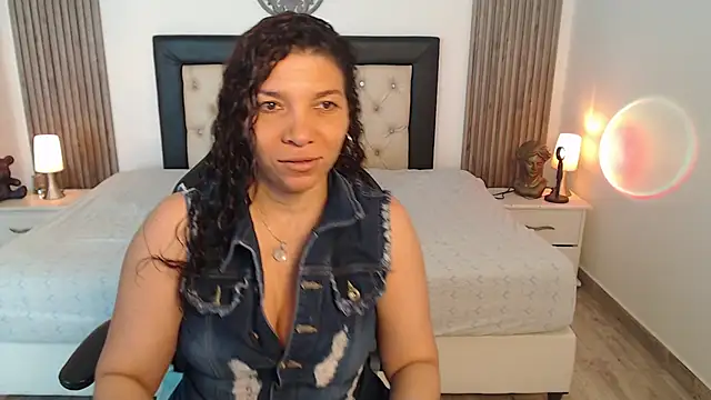 Serena Houstonn online show from 12-20-25, 11:17