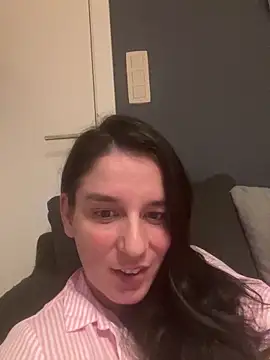 Snapshot of hottyFcup chatting on 10-21-25, 06:30 hottyFcup online show from 10-21-25, 06:30