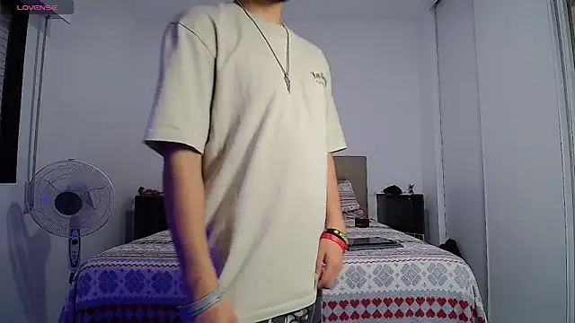 Snapshot of Dimax_xxx chatting on 10-12-25, 05:23 Dimax xxx online show from 10-12-25, 05:23