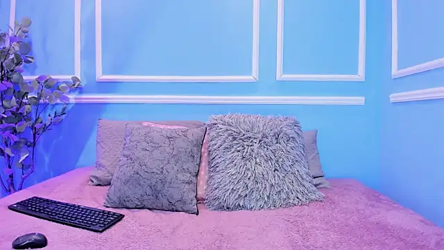 sofiagomez   online show from 10-03-25, 07:22