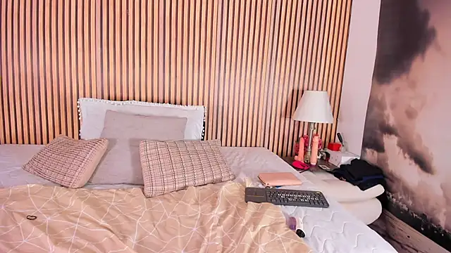 keeyla stone online show from 09-18-25, 10:23